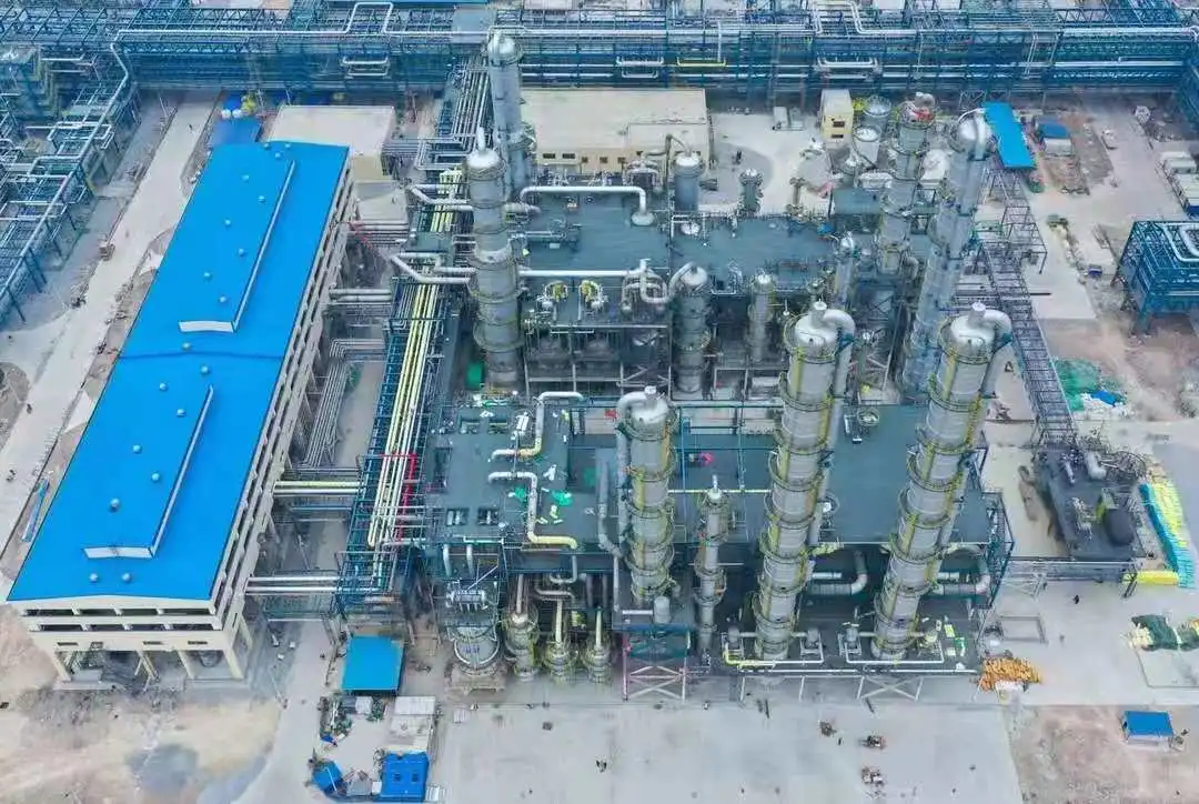 東華科技總承包廣西華誼乙二醇裝置產出合格產品